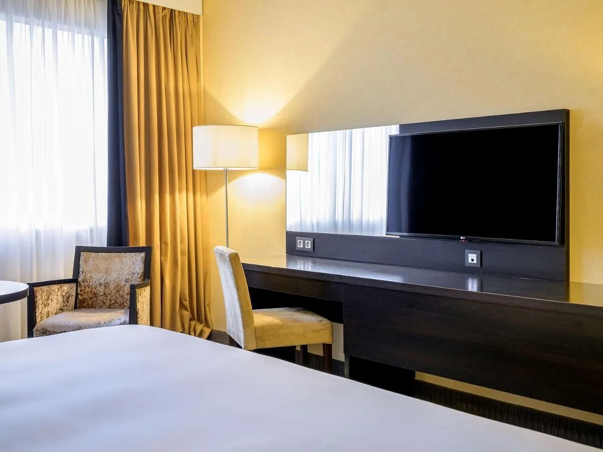 Mercure Antwerp City South Hotel 4*,