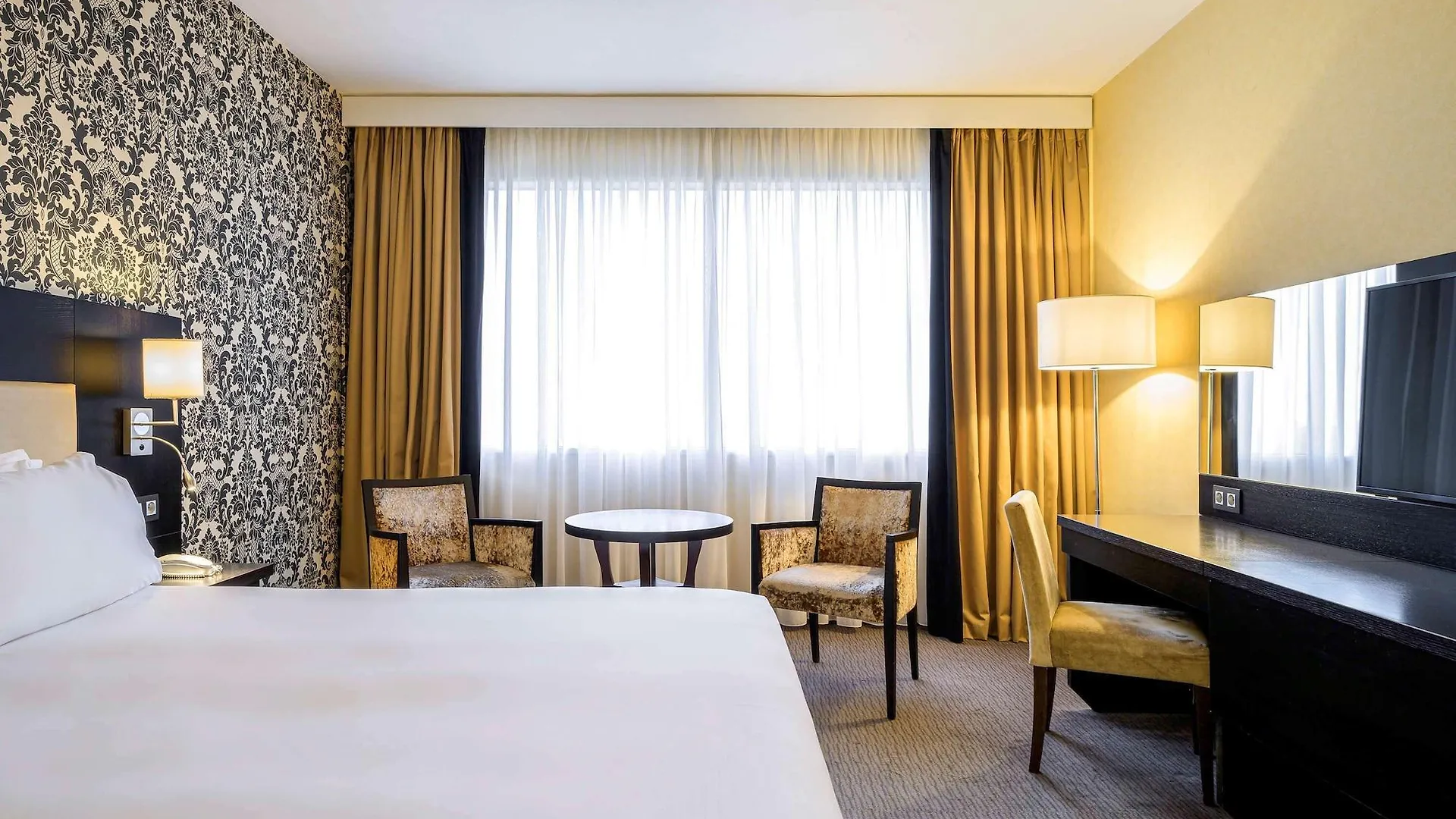 Mercure Antwerp City South Hotel 4*,